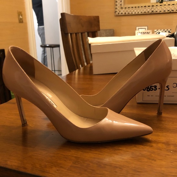 Manolo Blahnik Bb 9 Nude Patent Classic 